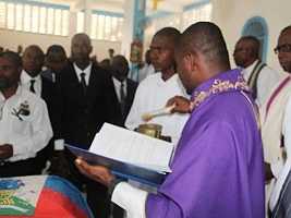 Haiti - Social : Funeral of the Mayor of Cabaret, Joseph Wills Thomas - HaitiLibre.com : Haiti news 7/7 Haiti - Social : Funeral of the Mayor of Cabaret, Joseph Wills Thomas - HaitiLibre.com : Haiti news 7/7