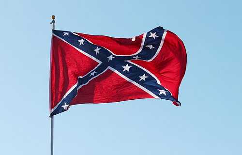 It's 2018 and These Trash Bags Are Still Erecting Confederate Monuments It's 2018 and These Trash Bags Are Still Erecting Confederate Monuments